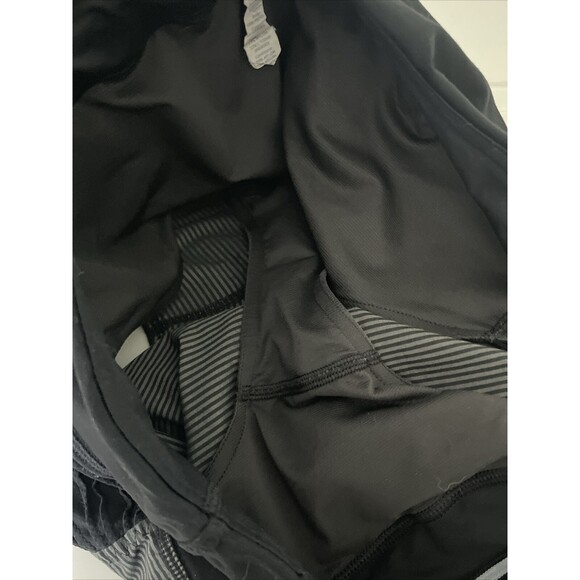 VGUC LULULEMON Run SHORTS SZ 6 Black GRAY SIDE RUCHING - Picture 13 of 15